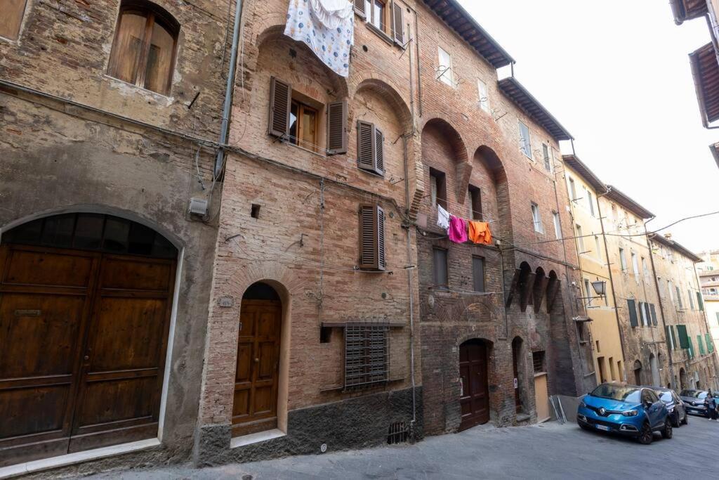 Casa Onda - Nel Cuore Della Contrada Сиена Экстерьер фото